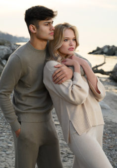 CASHE luxury cashmere is made by Nepalese artisans who have worked with cashmere for generations.